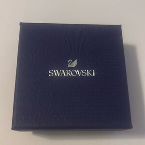 Stilla Attract hoop earrings
Round cut, White, Rhodium plated